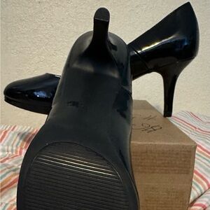 NWOT KELLY & KATIE pumps 10W black Patton 3” high